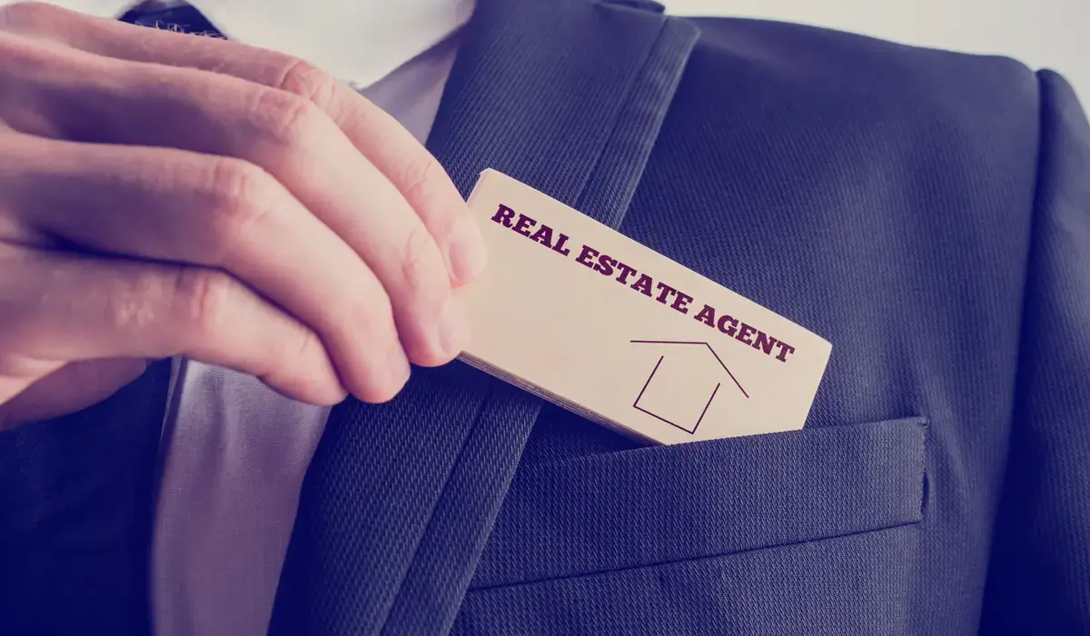 does-your-real-estate-agent-need-to-be-local-pros-and-cons-explained